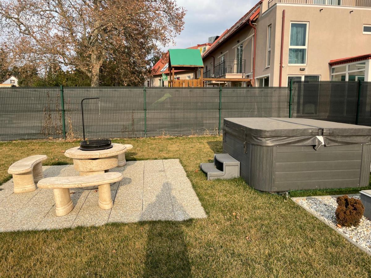 שיופוק Sorrento Deluxe Apartment - Jacuzzi מראה חיצוני תמונה