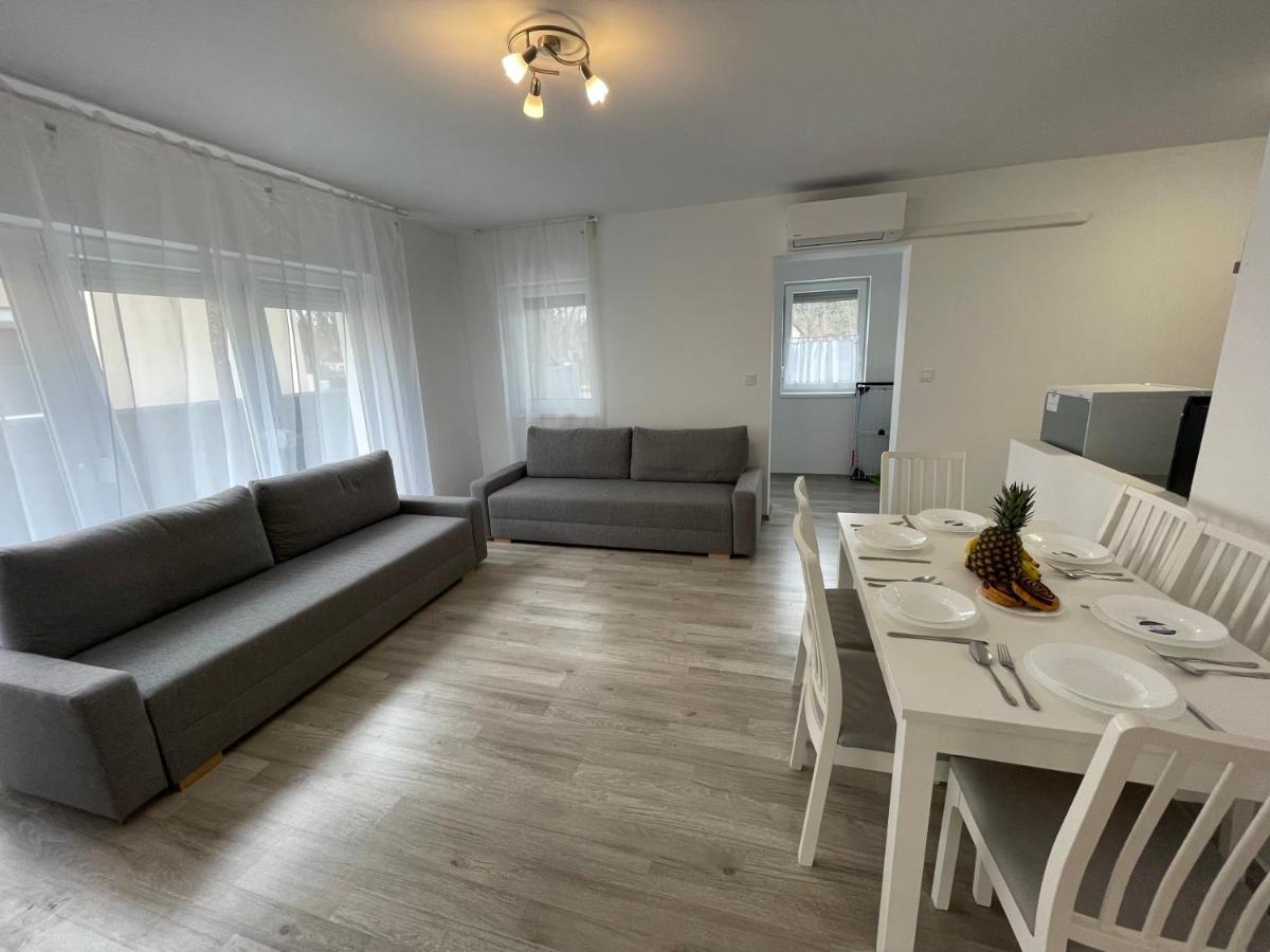 שיופוק Sorrento Deluxe Apartment - Jacuzzi מראה חיצוני תמונה