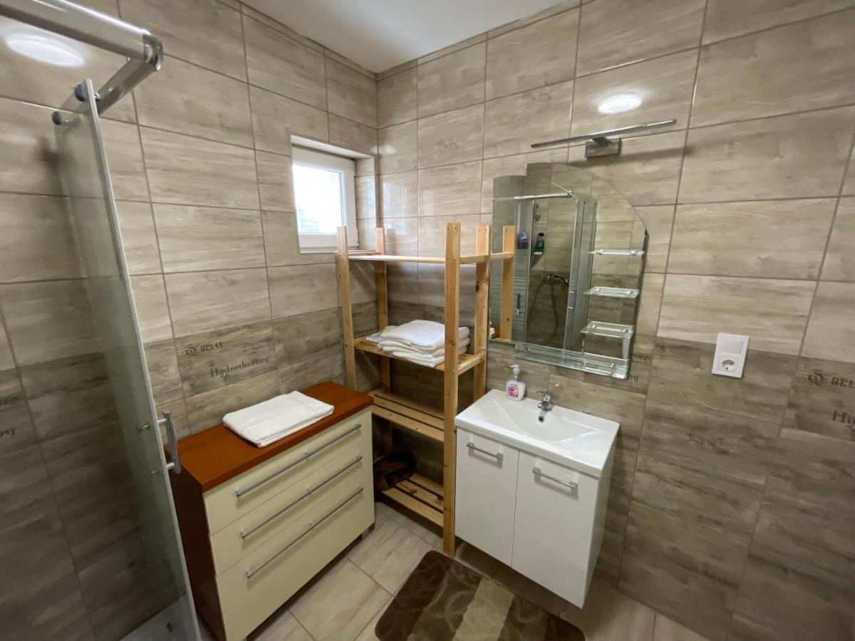 שיופוק Sorrento Deluxe Apartment - Jacuzzi מראה חיצוני תמונה