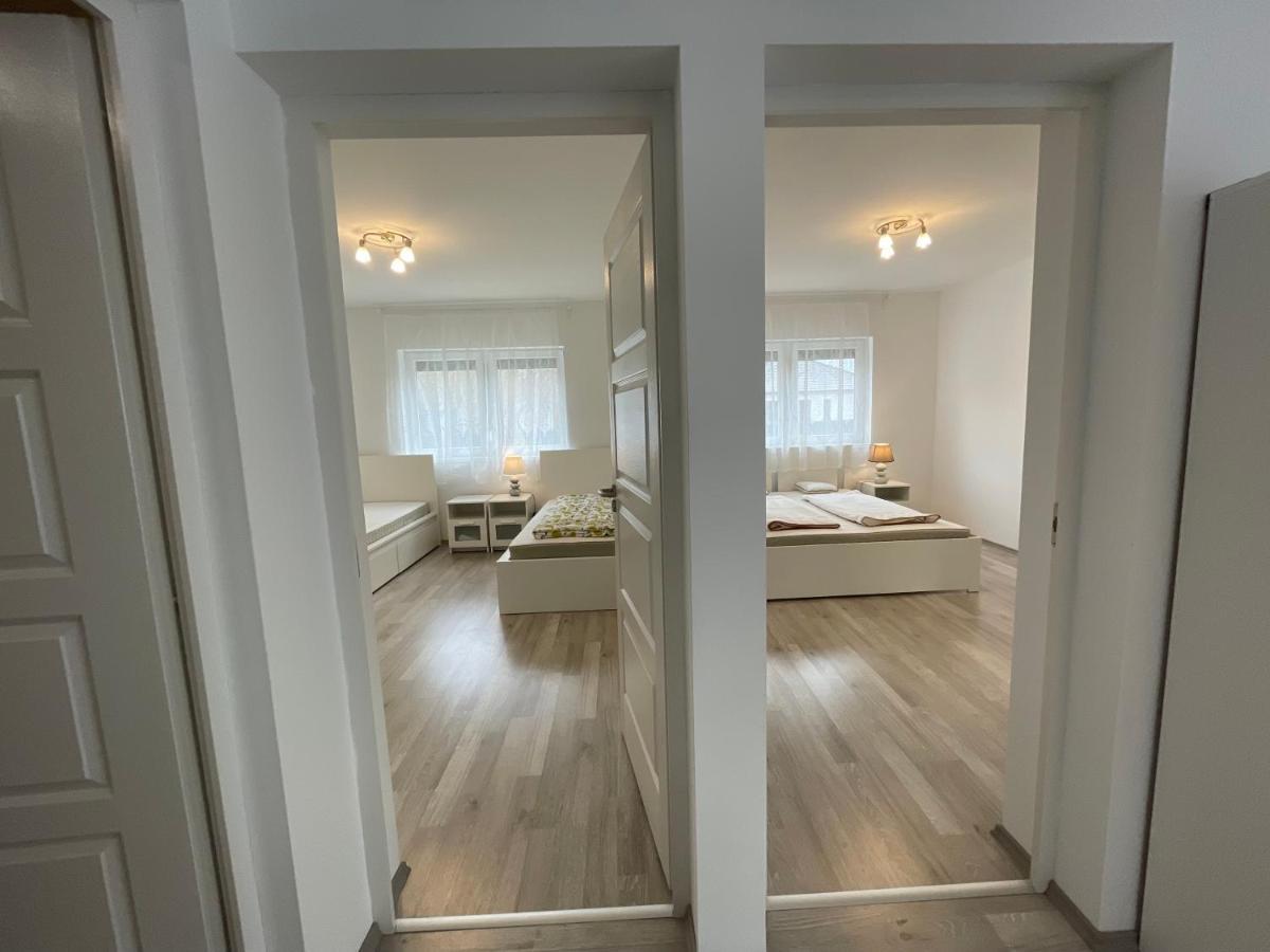 שיופוק Sorrento Deluxe Apartment - Jacuzzi מראה חיצוני תמונה