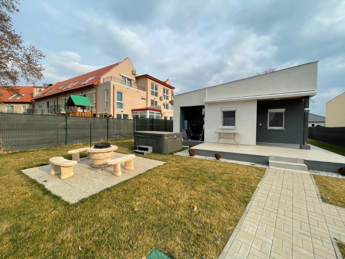 שיופוק Sorrento Deluxe Apartment - Jacuzzi מראה חיצוני תמונה